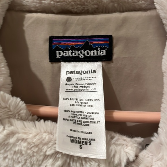 Patagonia Fur Jacket - Picture 3 of 13